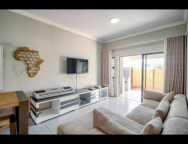 2 BEDROOM TOWNHOUSE FOR SALE IN ANNLIN
